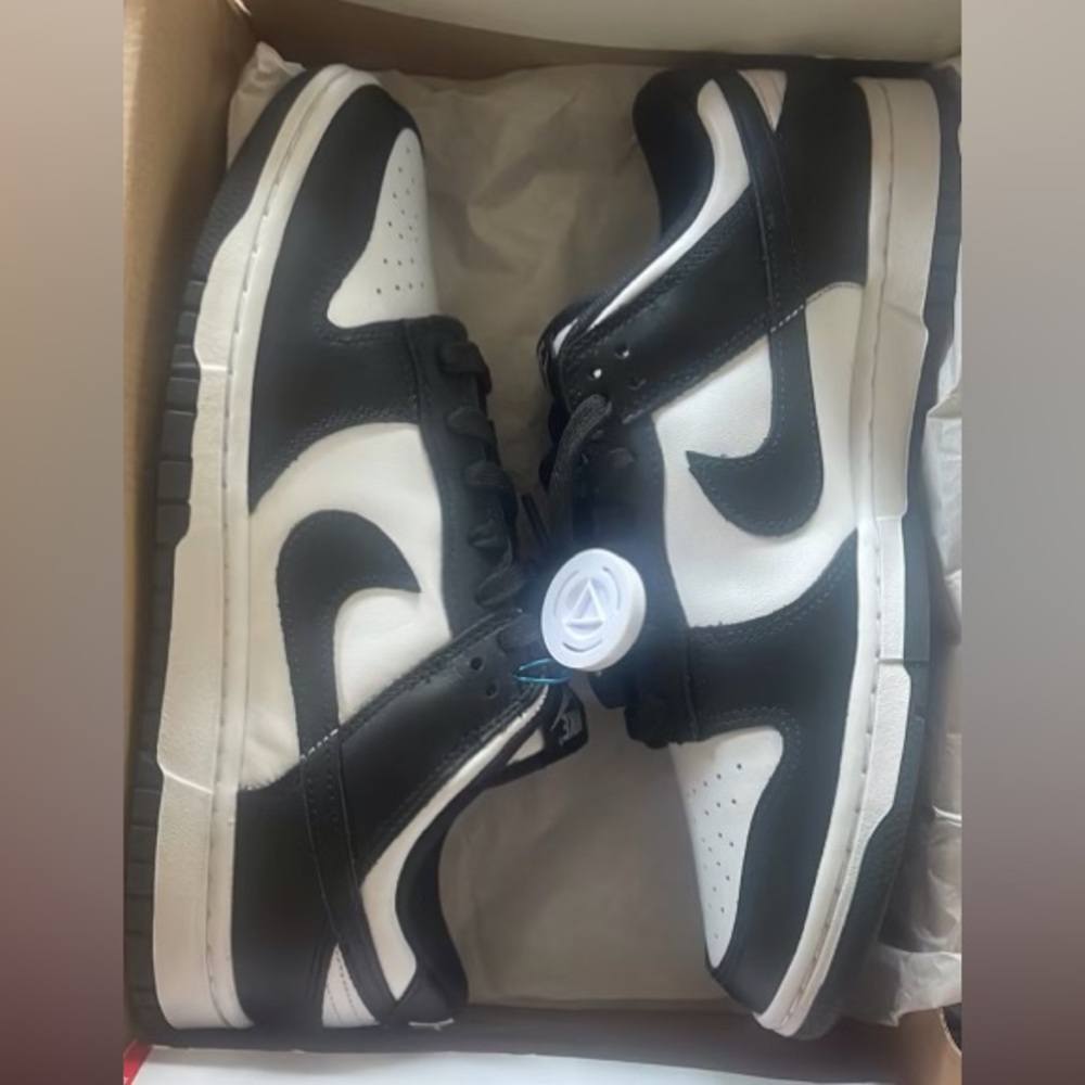 DS SZ 10 PANDA DUNK BRAND NEW NEVER WORN 100% AUTHENTIC!